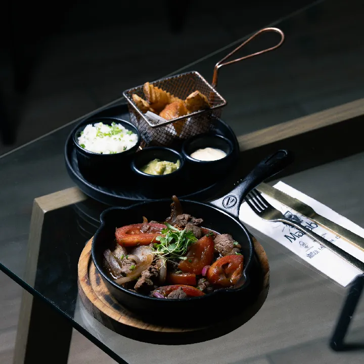 Saltado criollo