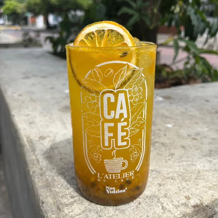 Soda de frutos amarillos