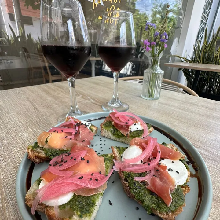 Tapeo y vino