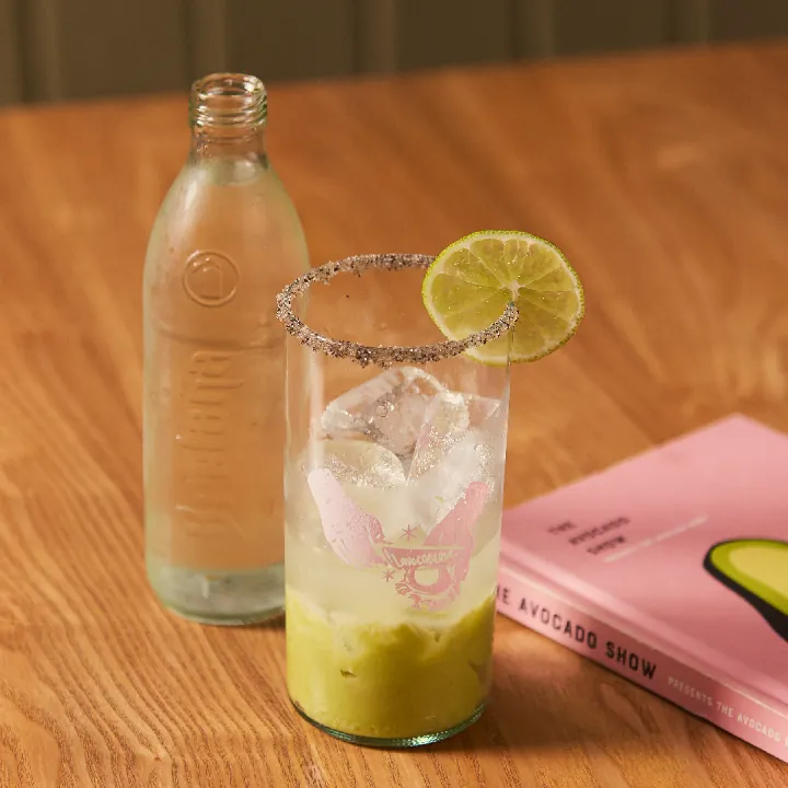 Soda michelada de aguacate