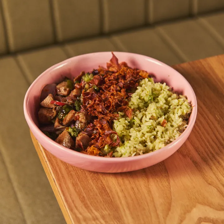 Arroz Cremoso de aguacate y Pollo agridu