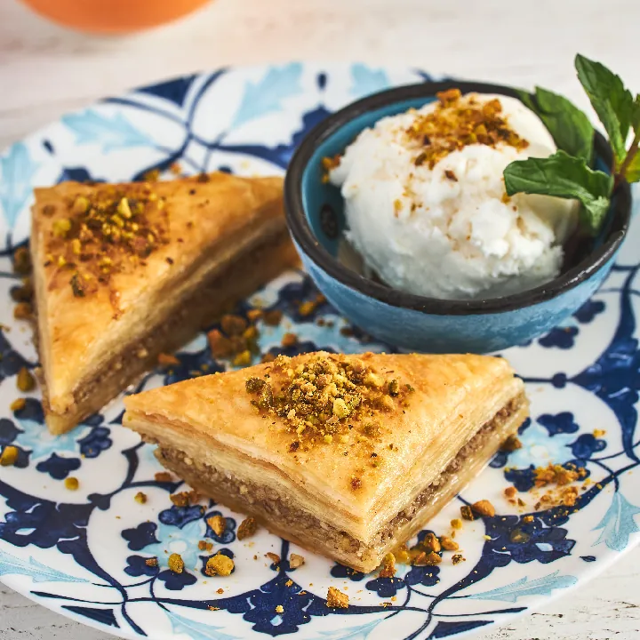 BAKLAVA CON HELADO
