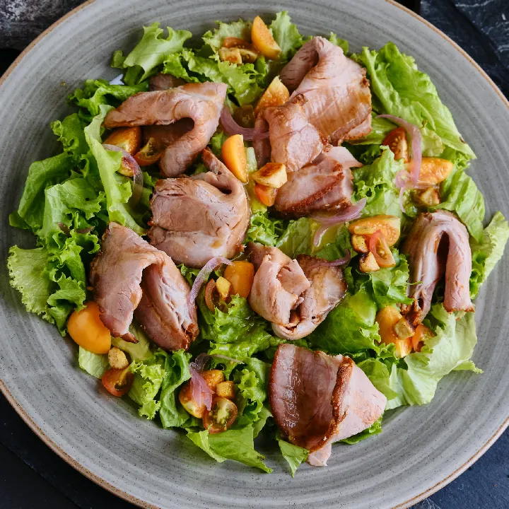 ENSALADA DE BONDIOLA ACARAMELADA