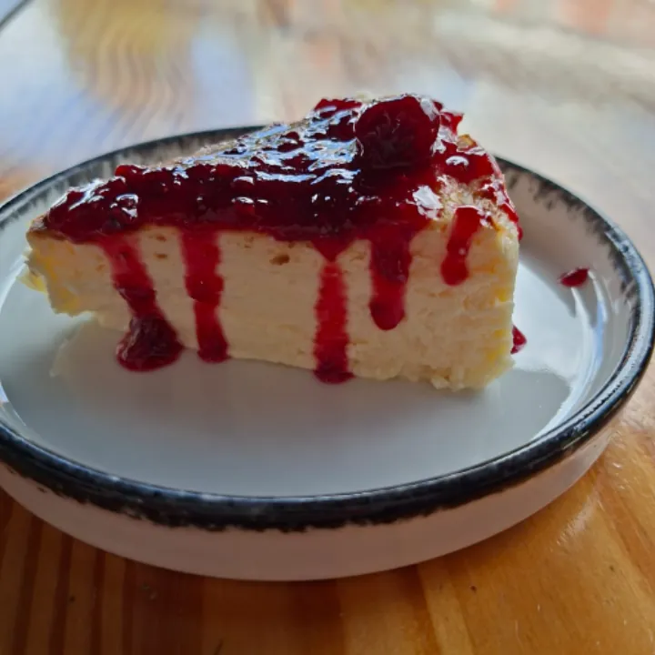 TARTA VASCA CON FRUTOS ROJOS