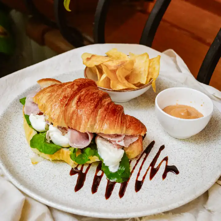 Croissant Jamón y queso