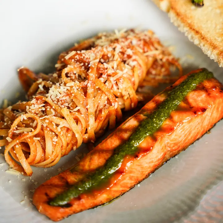 Salmón pomodori