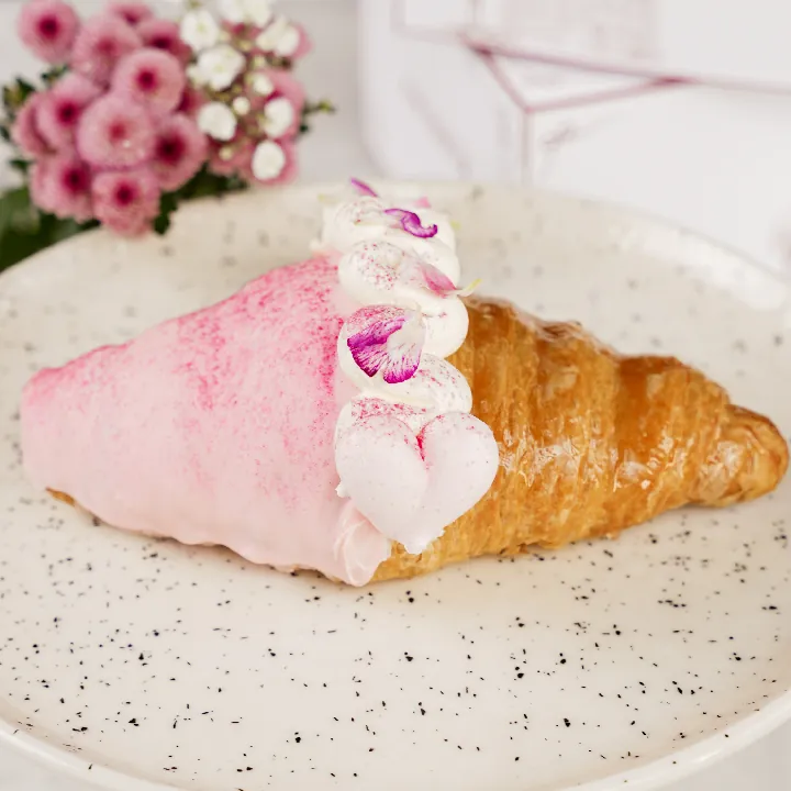 Croissant de Suspiro Rose