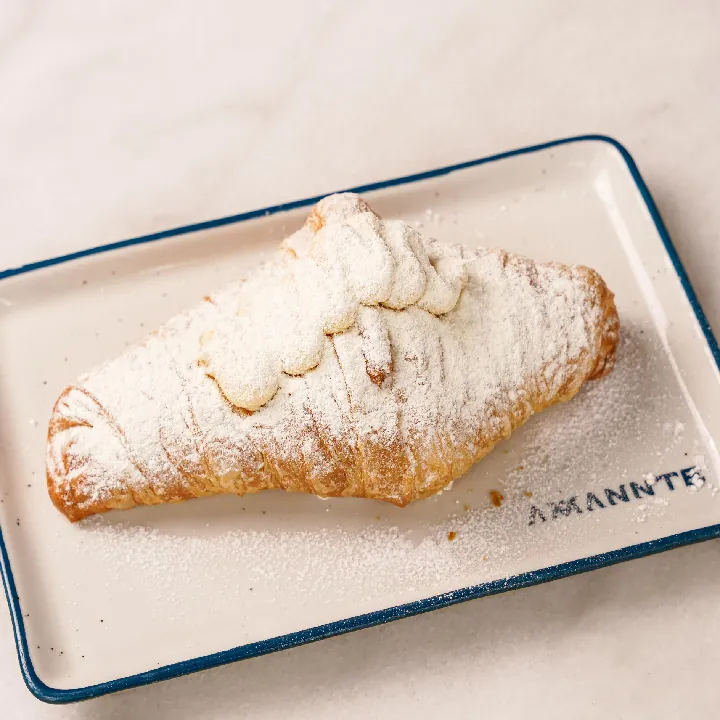 Croissant de Leche Klim