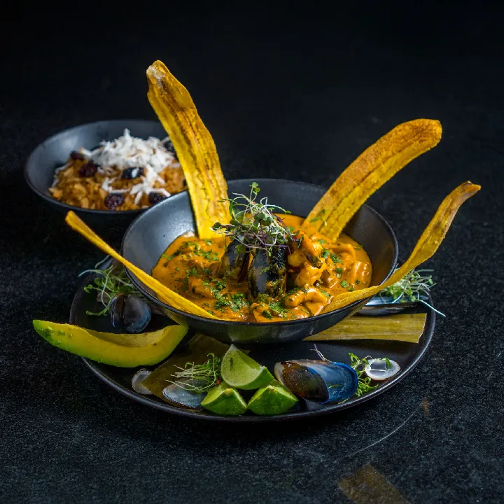 CAZUELA DE MARISCOS DEL PACIFICO