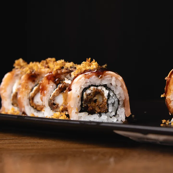 SALMON ROLL