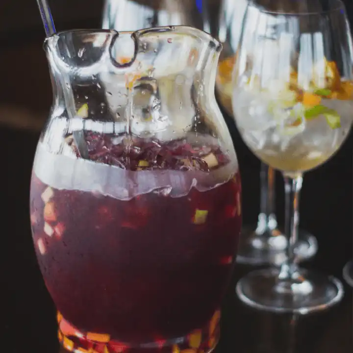 SANGRÍA VINO TINTO