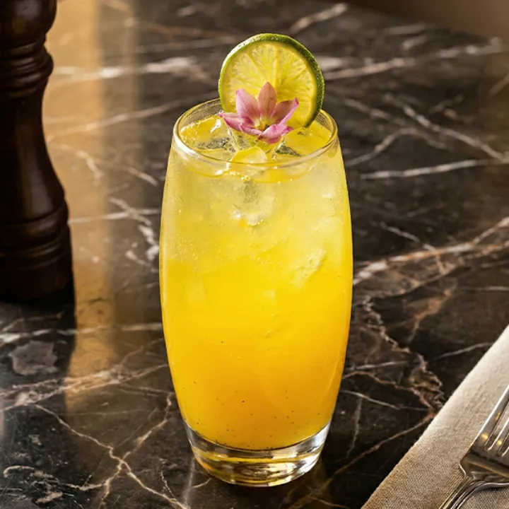 Soda Fruta de la Pasión y Albahaca