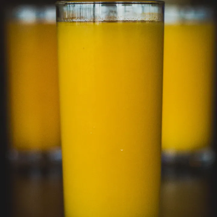 Jugo natural en agua