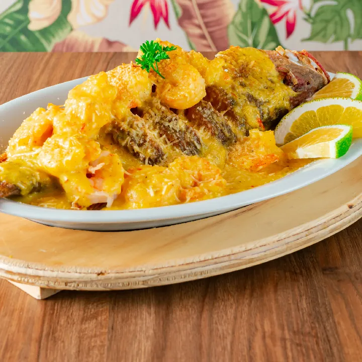 Pargo en Salsa de Camarones