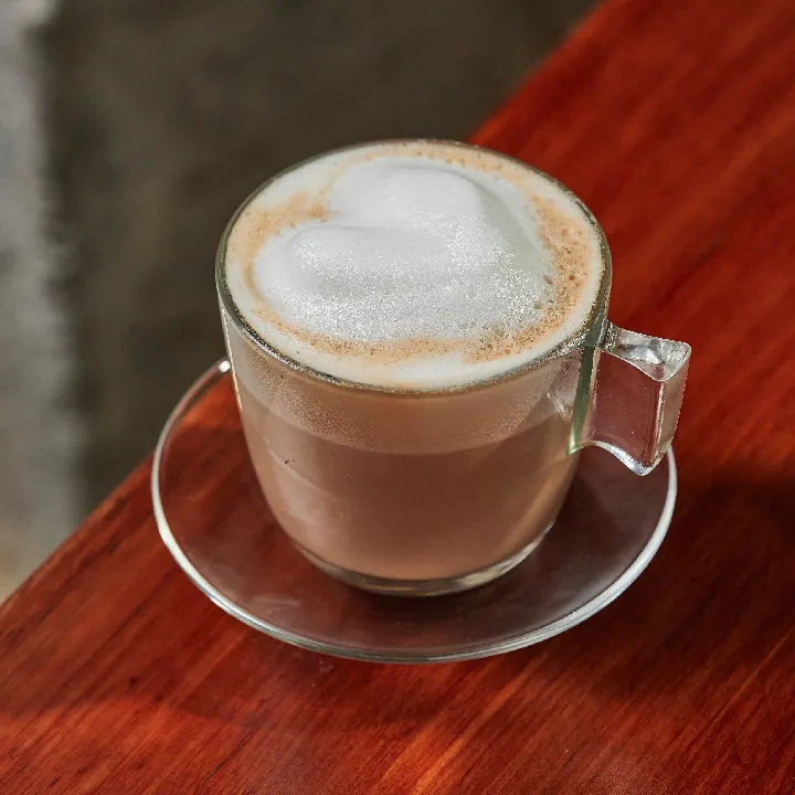 CON CAFÉ