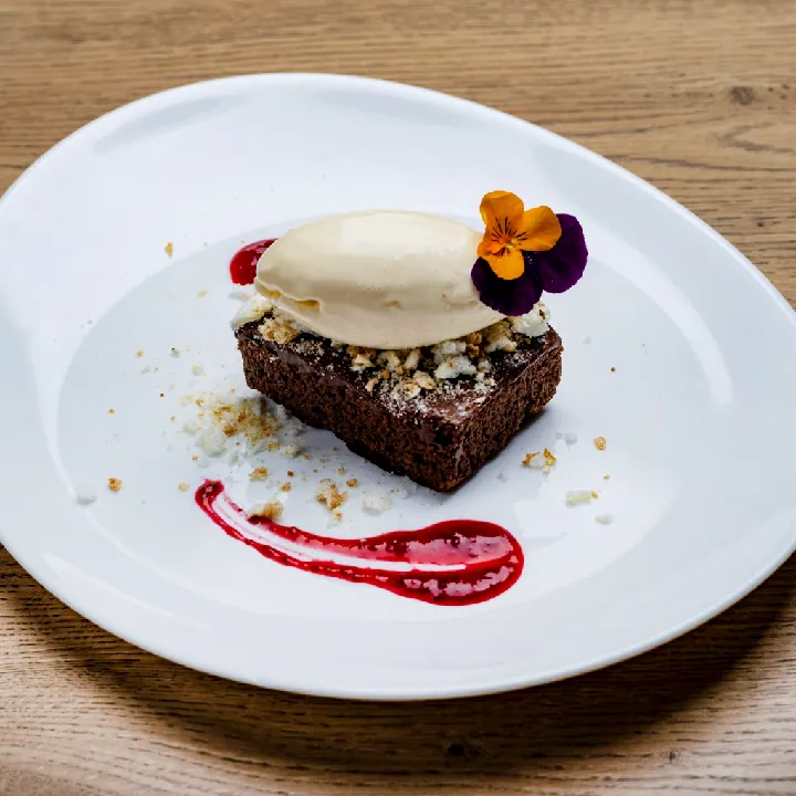 BROWNIE CON GELATO