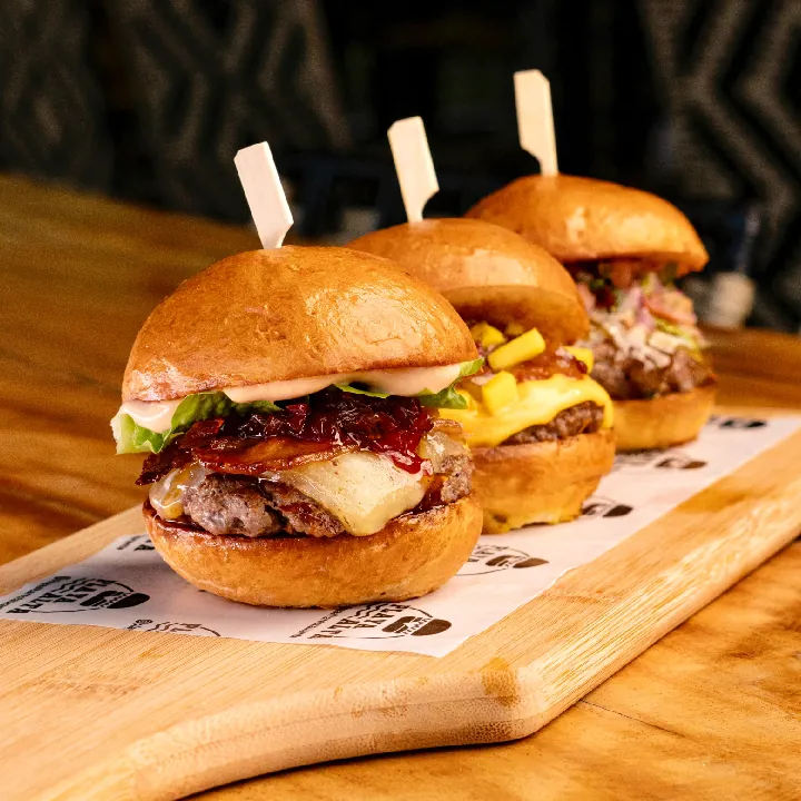 TRÍO DE BURGERS