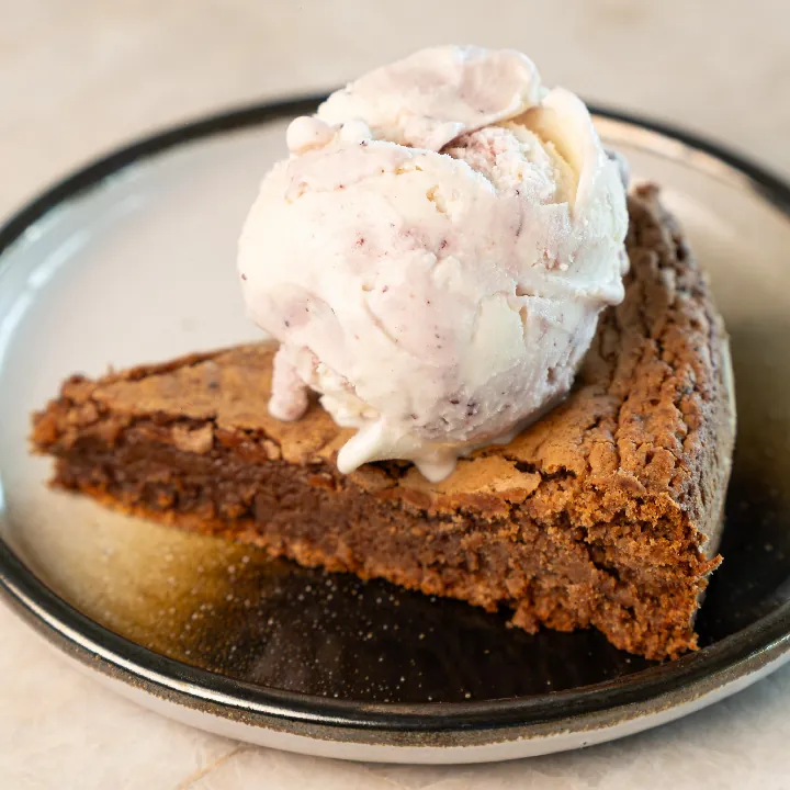 Brownie con Helado Artesanal 