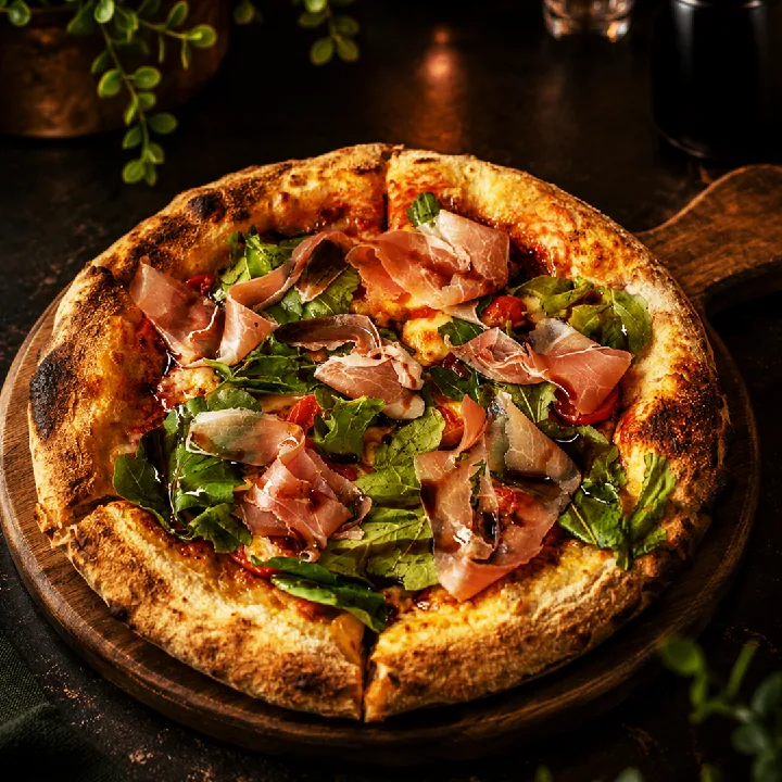 PIZZA PROSCIUTTO Y RÚCULA
