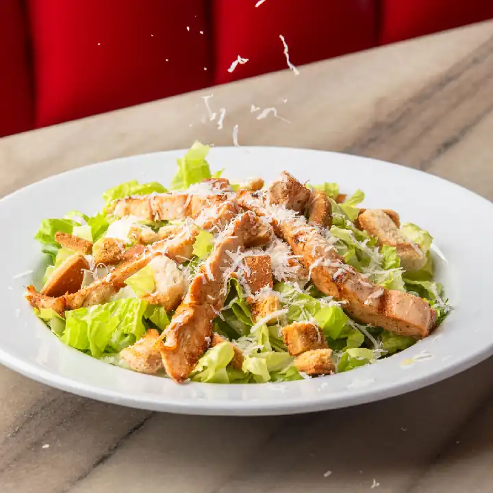 ENSALADA CÉSAR CON POLLO