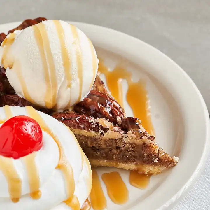 PECAN PIE A LA MODA
