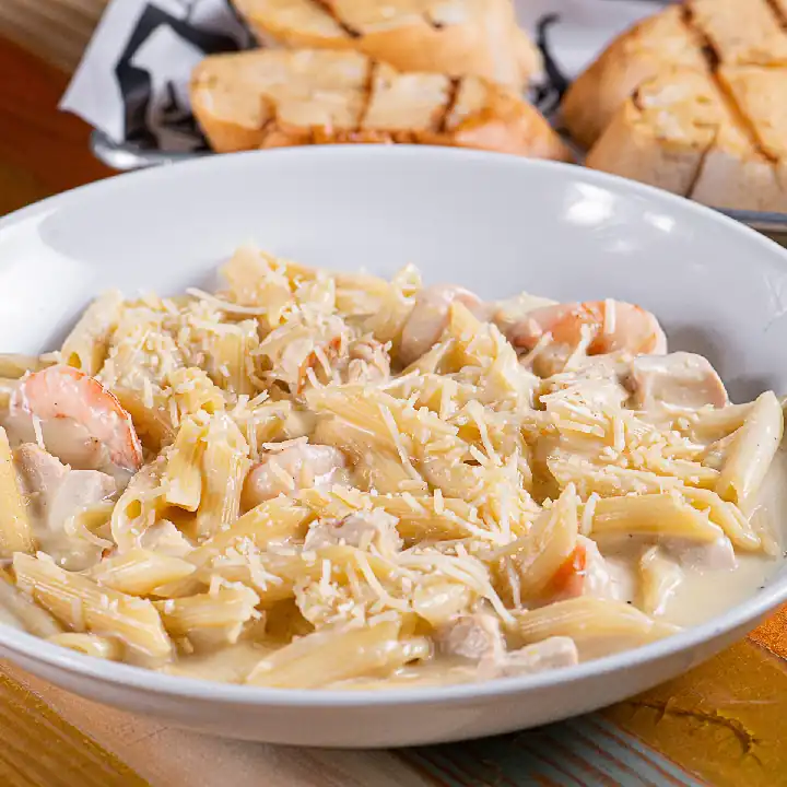 ALFREDO CON CAMARONES