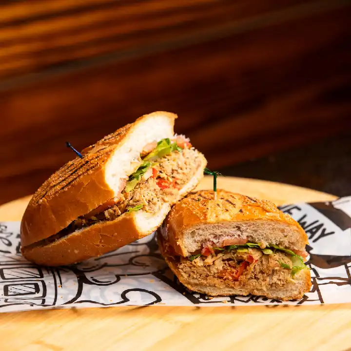 SANDWICH DE PIERNA