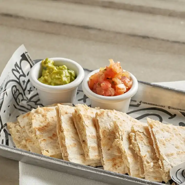QUESADILLA POLLO Y QUESO