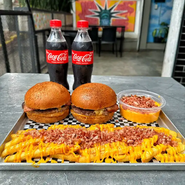 CHEESY MANIAC BOX