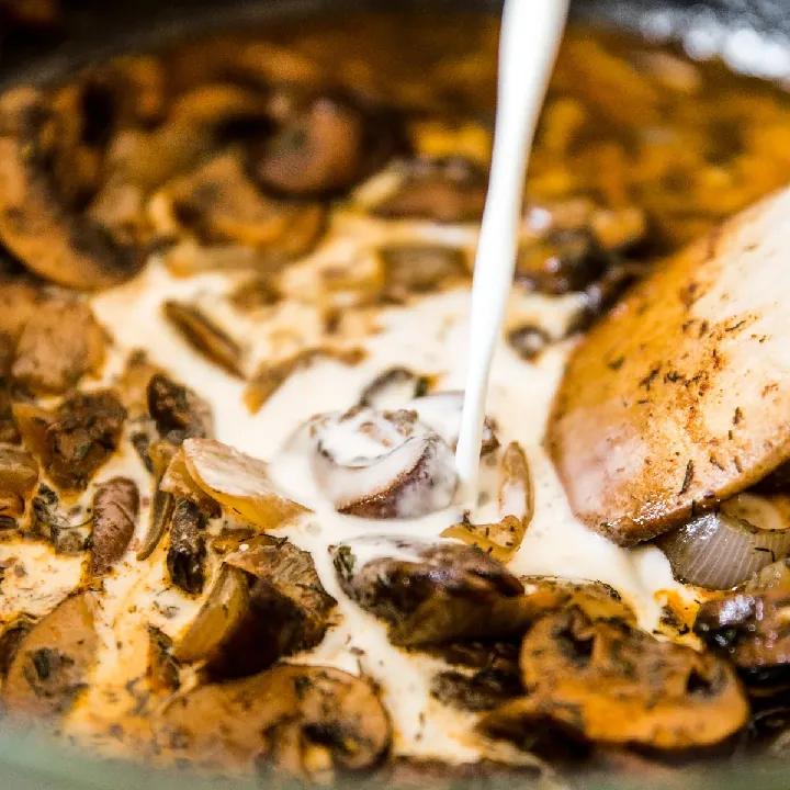 Sopa de Champiñones Crimini Húngara