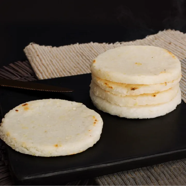 Arepa de Maiz y queso cuajada
