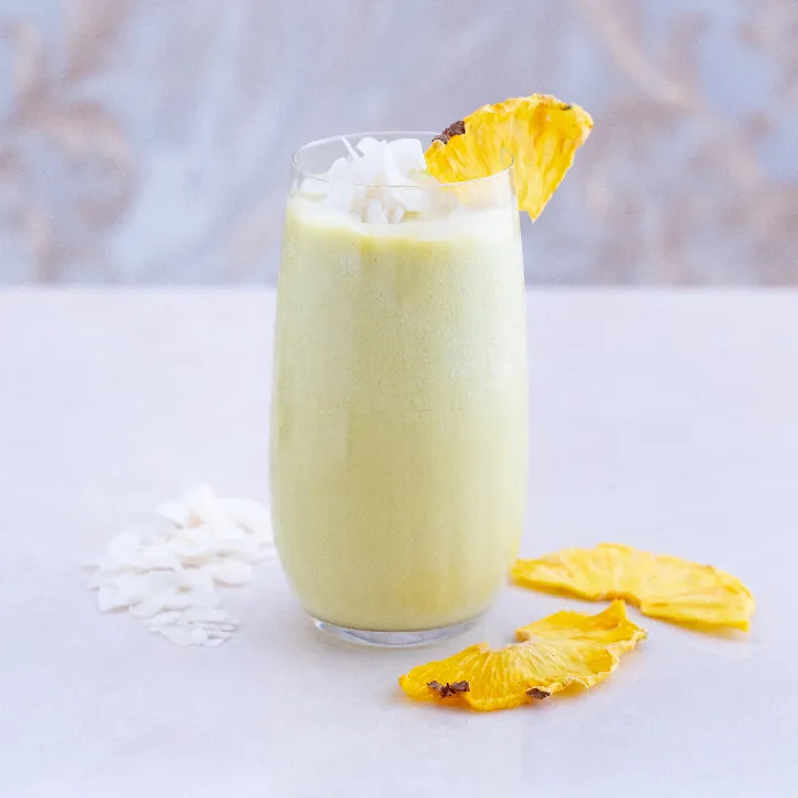 Jugo de Piña, Coco y Hierbabuena