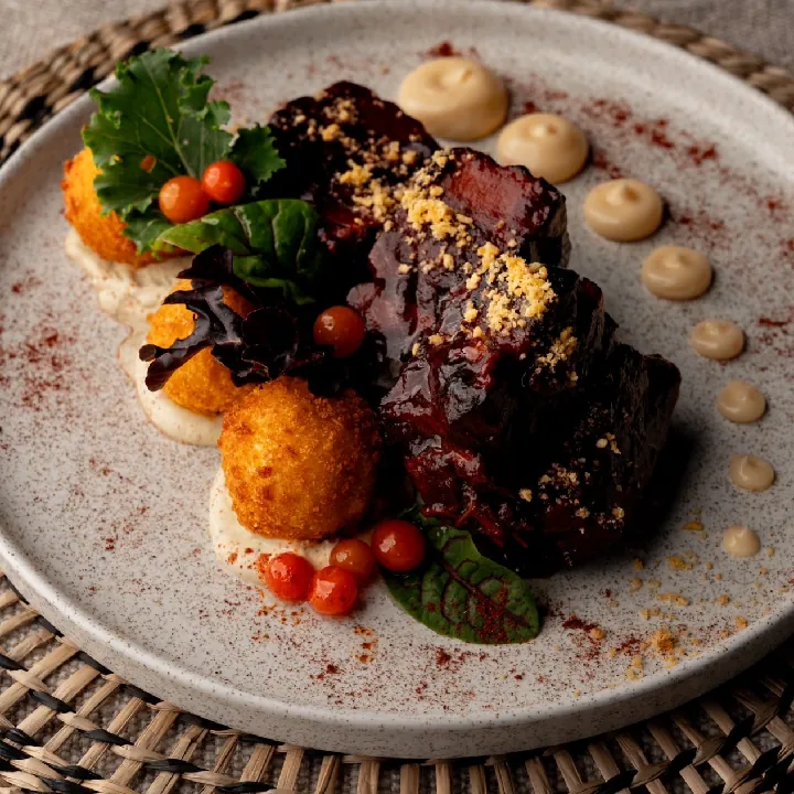COSTILLAS EN SALSA DE JAMAICA