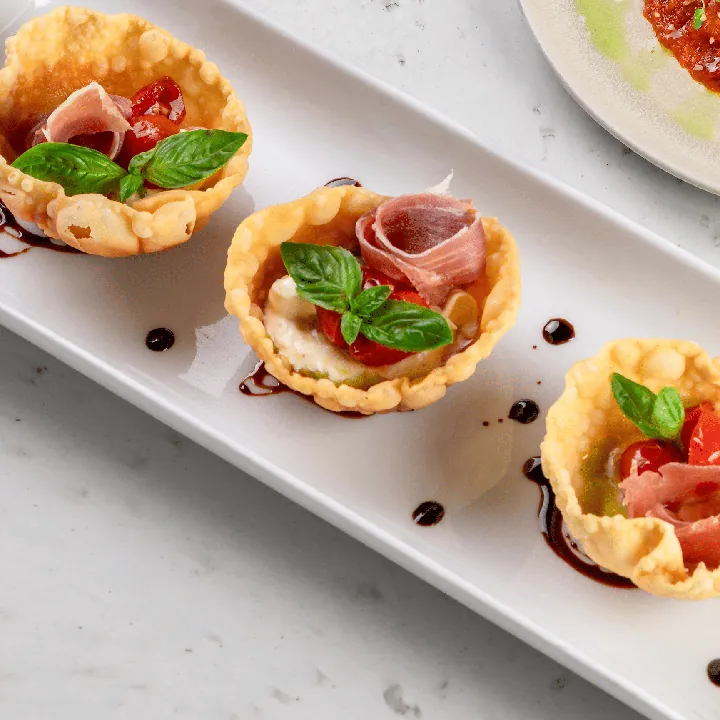 Canastas stracciatella y prosciutto