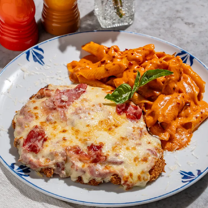 MILANESA CON GARGANELLI ALLA VODKA