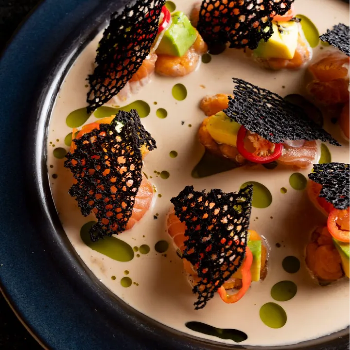 TIRADITO DE SALMÓN TRUFADO