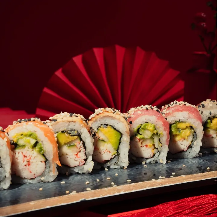 Tropical roll